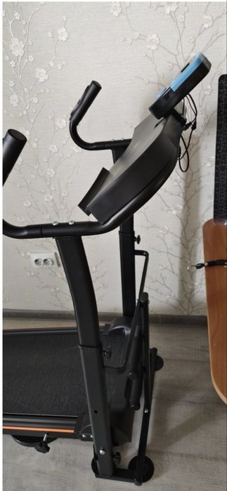 Продам беговую дорожку