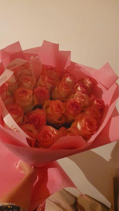 Гүлдер сатылады. Цветы