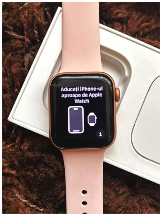 Apple iWatch SE Pink Roz 40