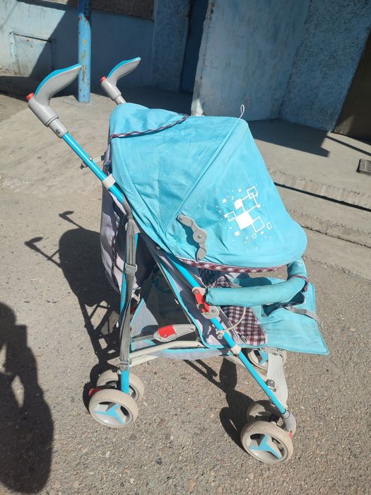 Продам прогулочную коляску