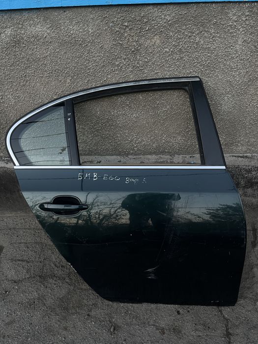 Задняя права дверь на BMW