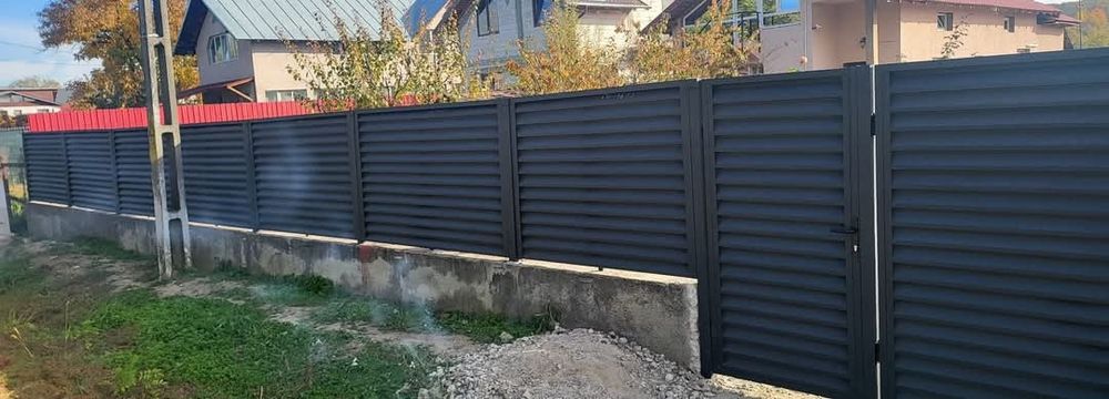 Construim garduri din panouri tip jaluzea, sipca metalica, tabla cutata, plasa bordurata