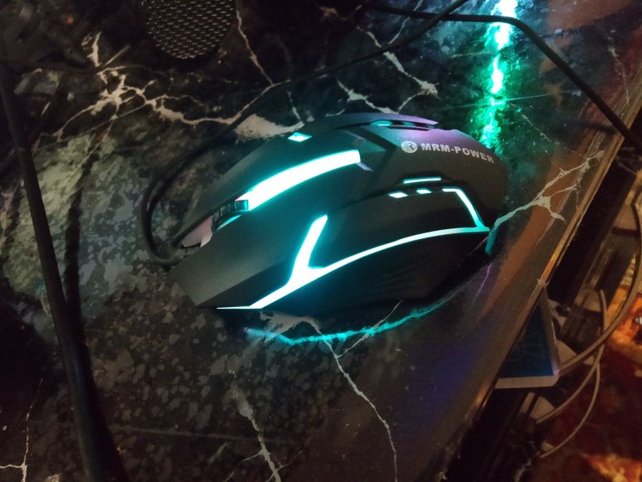 Мышка неделю пользовался коробки нету