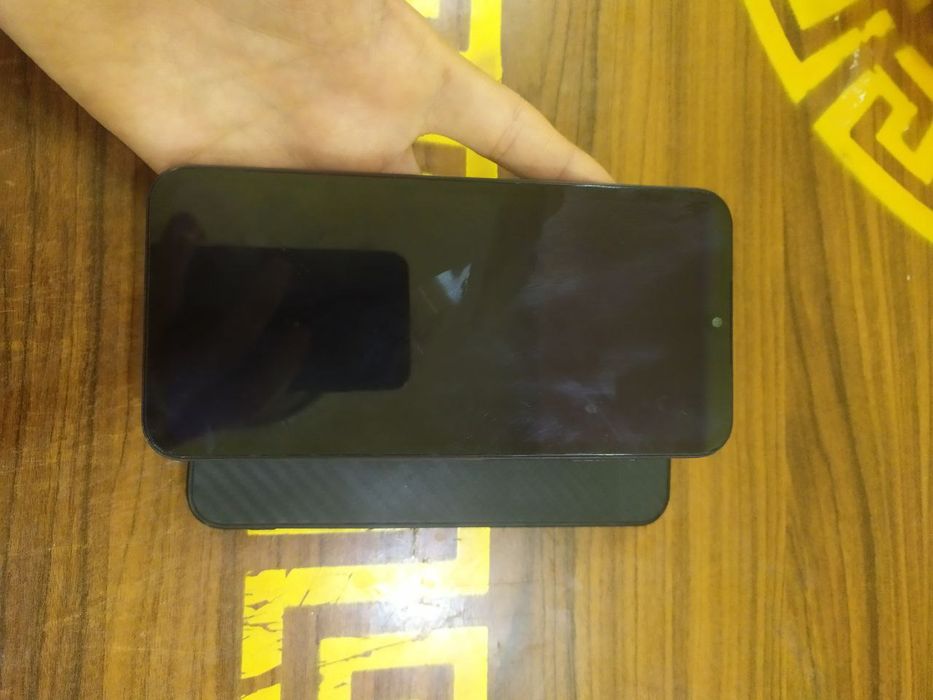 Samsung a15 256 taligi