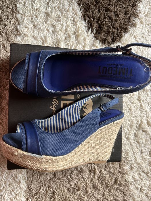 TIMEOUT Сандали с платформа