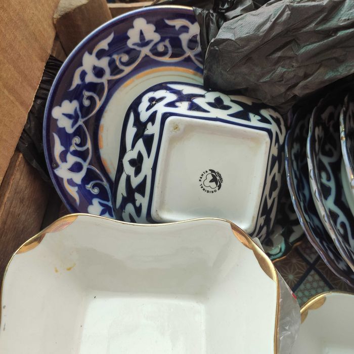 Пахта гуллик чойнак ва пиёлалар сотилади.