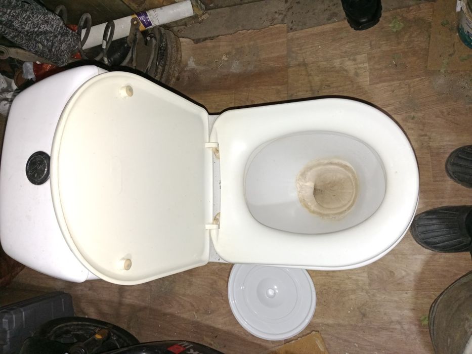 Унитаз 10.000тг.