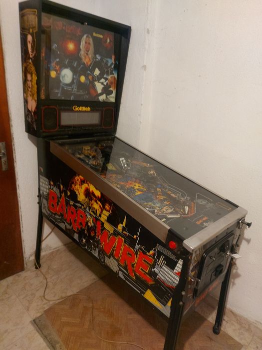 Флипер pinball Barb wire