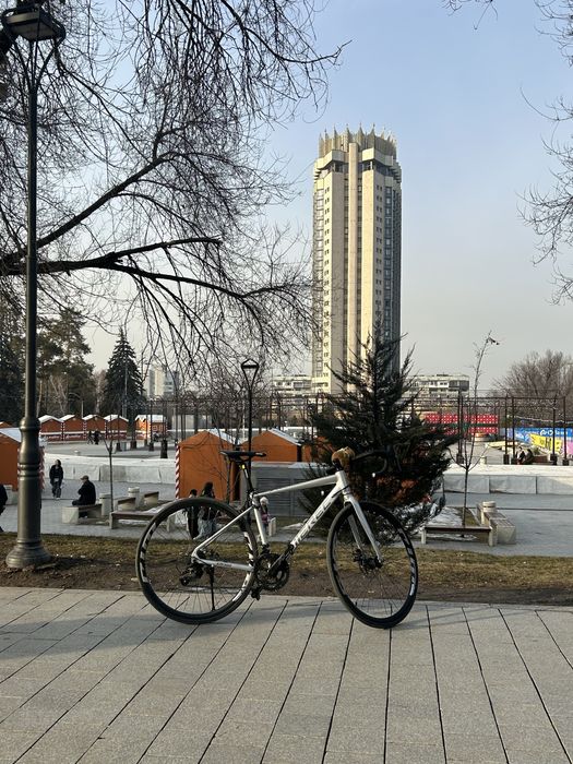 Продам шоссейный велик Erec m 700