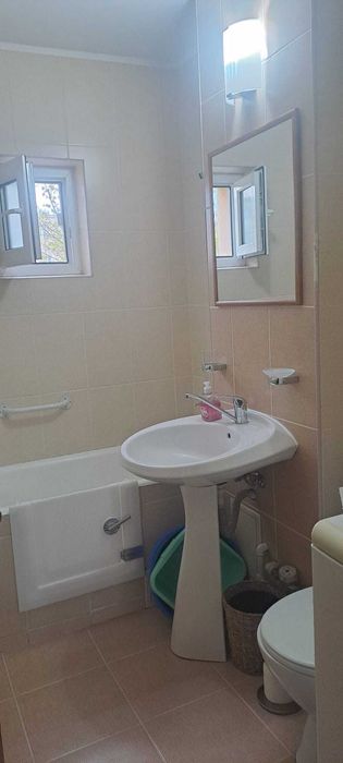 Apartament trei camere Exercitiu, etaj 3/4, liber