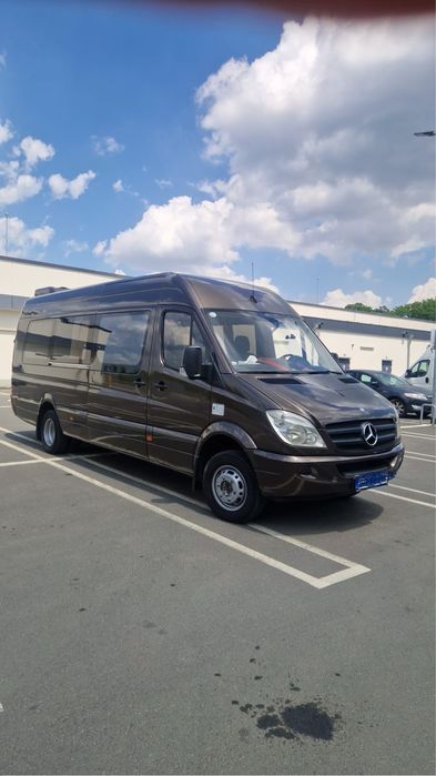 Inchiriere auto microbuz 8+1 si  7+1 ,20,locuri Rent a Van/19+1 locuri