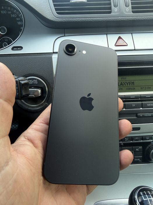 Iphone 16e black, neverlock, bat.100%