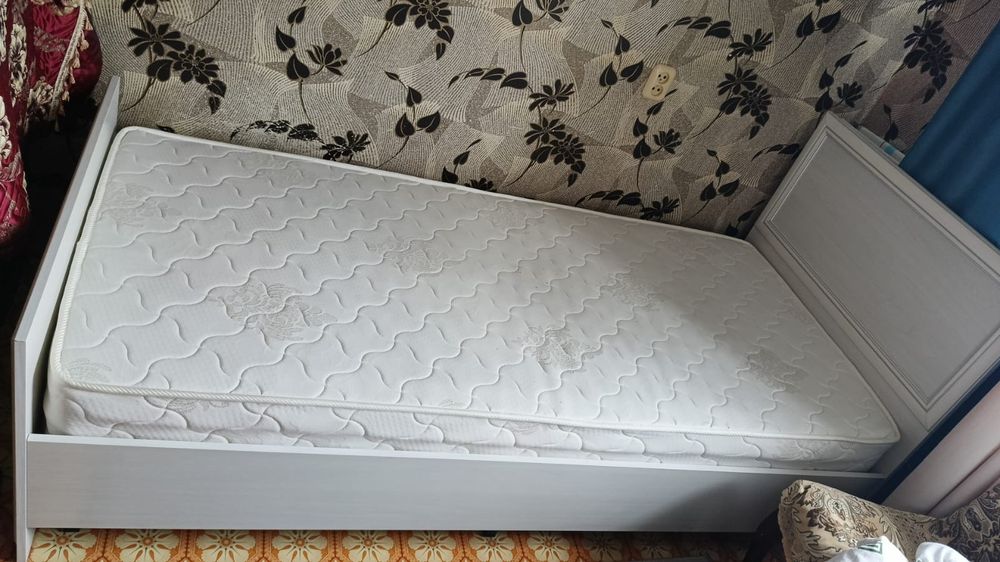 Кровать 90*200 ортопед. Матрас