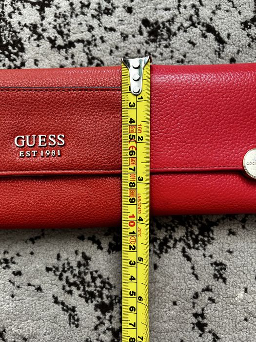 Дамски портмонета Guess Coccinelle и Massimo Dutti