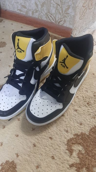 Продам женскую обувь