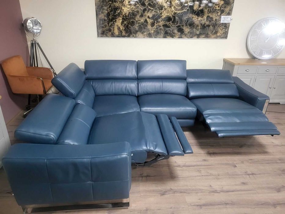 Тюркоазено син кожен ъглов диван Torres с ел. релакс механизъм