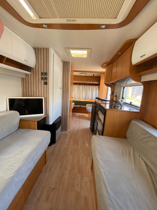 Продавам Каравана