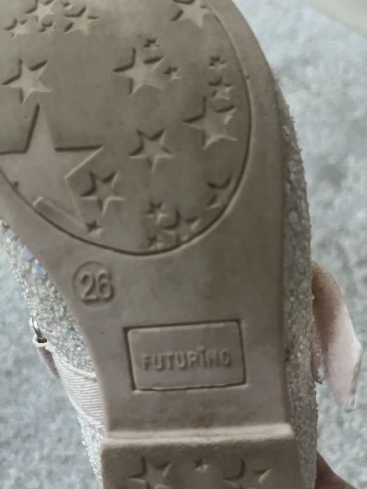 Продам туфли для девочки