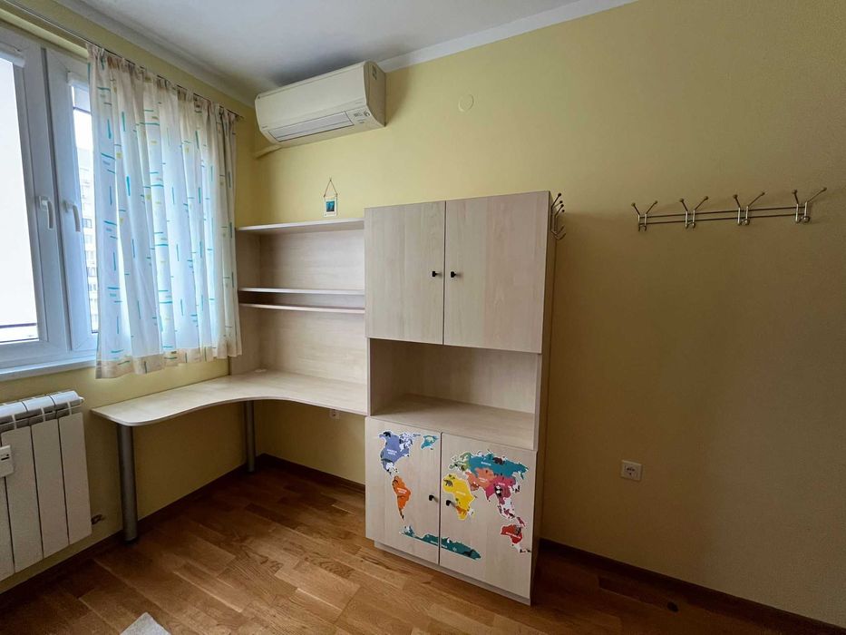 Дава под наем компактен тристаен апартамент в кв. Лозенец