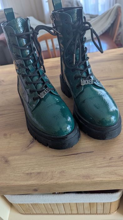 Продавам кубинки/боти на марката Wicked