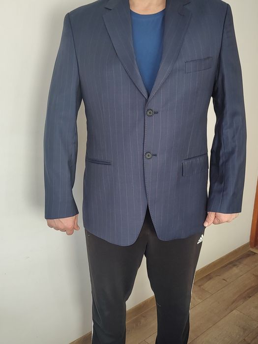 Se vinde sacou mărimea xl