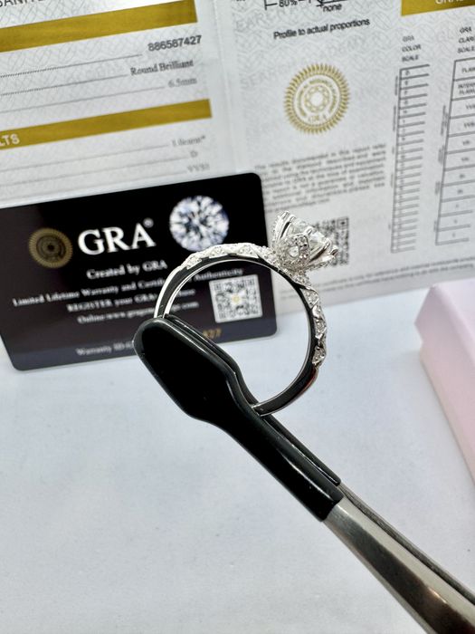 Сребърен пръстен с мойсанит (Диамант) 1 карат