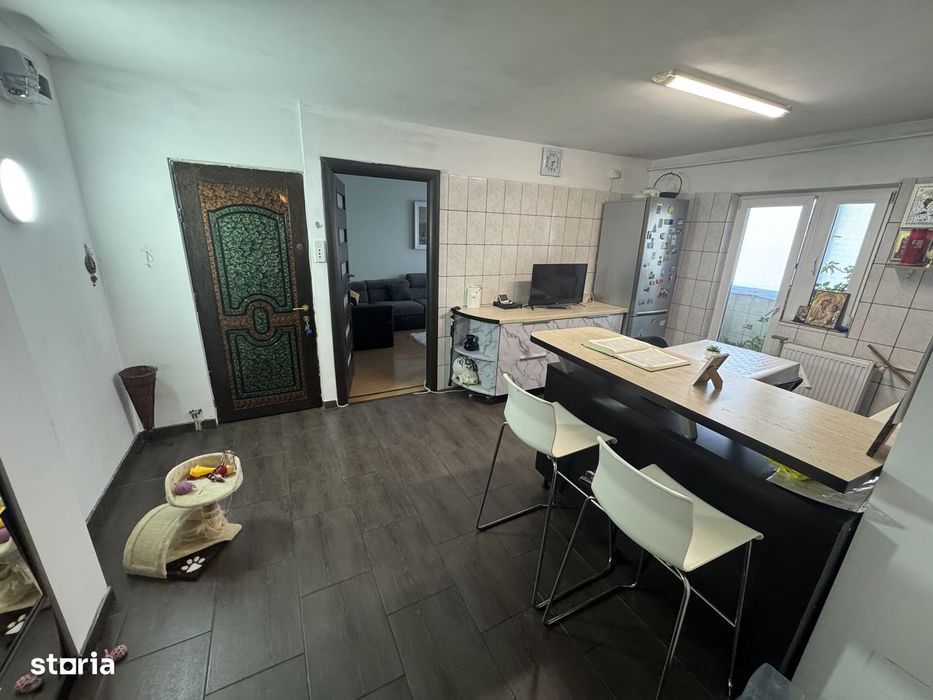 Petre Ispirescu-Rahova, Apartament 3 Camere, Confort 1, Decomandat.