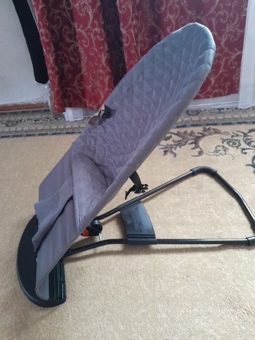 Продам шезлонг 4000