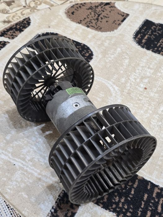 Моторчик печки bmw e34