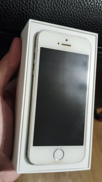 iPhone 5s 16gb с коробкой