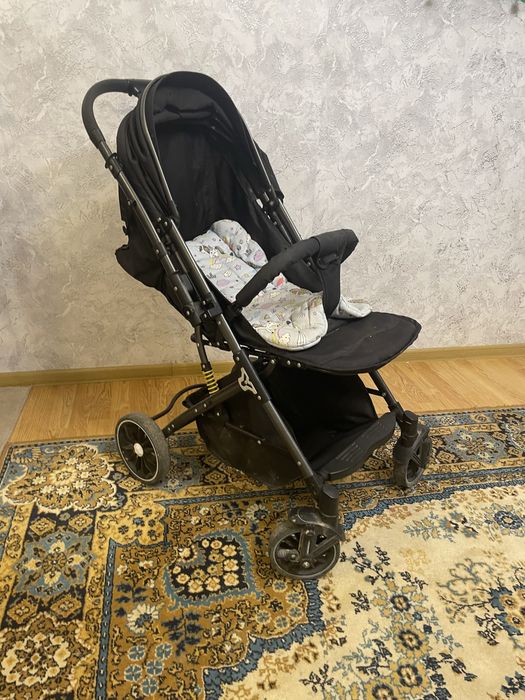 Продам коояску детскую черную