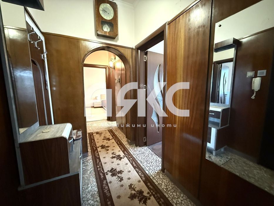 Тристаен обзаведен апартамент в кв. Хиподрума- до МЕТРОСТАНЦИЯ