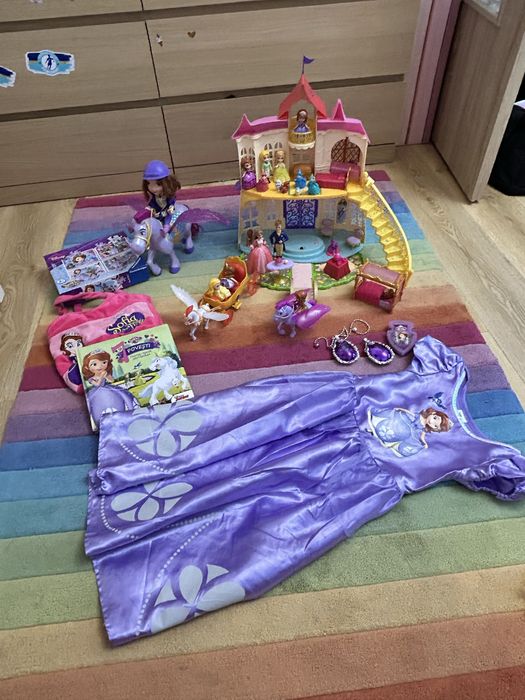 Sofia intai/ Sofia the first !