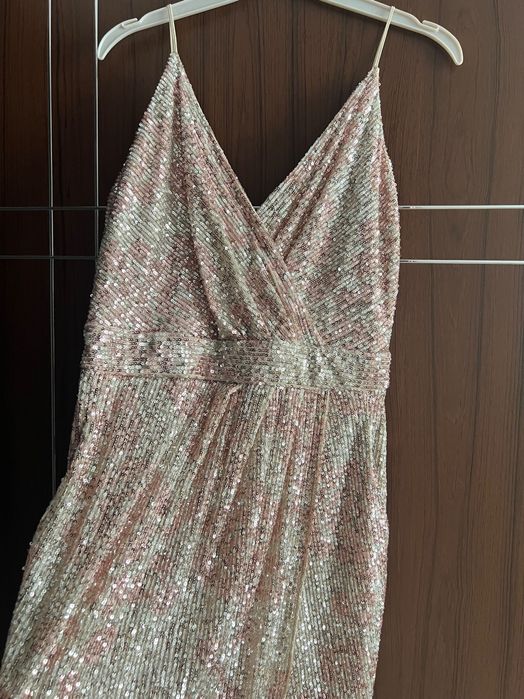 Официална рокля с блясък в розови нюанси