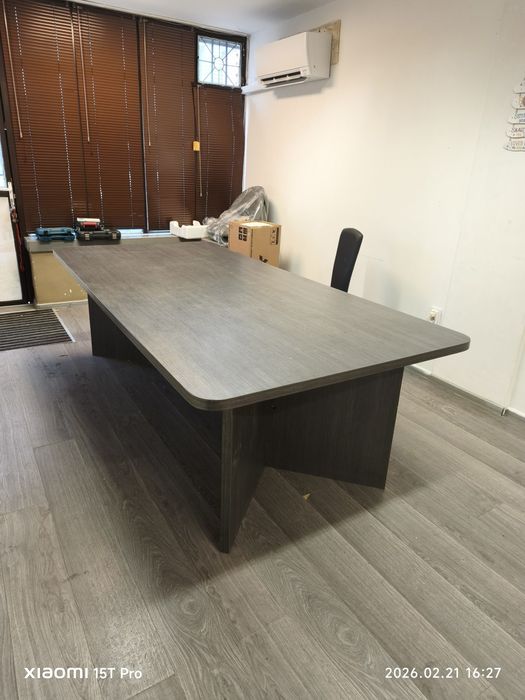 Масивно офис бюро