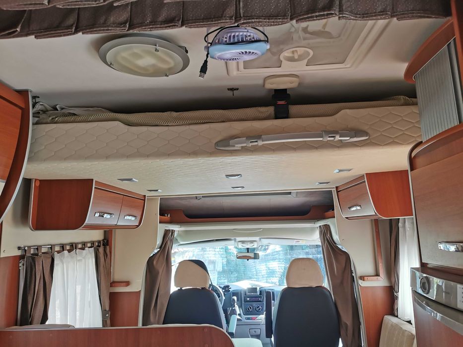 Vând autorulotă an fabricație 2011