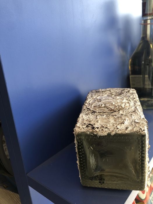 Ръчно декорирана бутилка