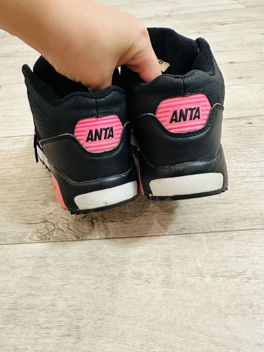 Демисезонные кросовки  .Anta