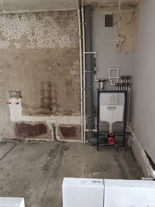 Сантехник.     .