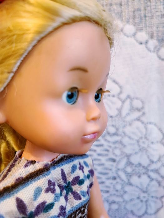 Красивая куколка с ресничками,с номером.