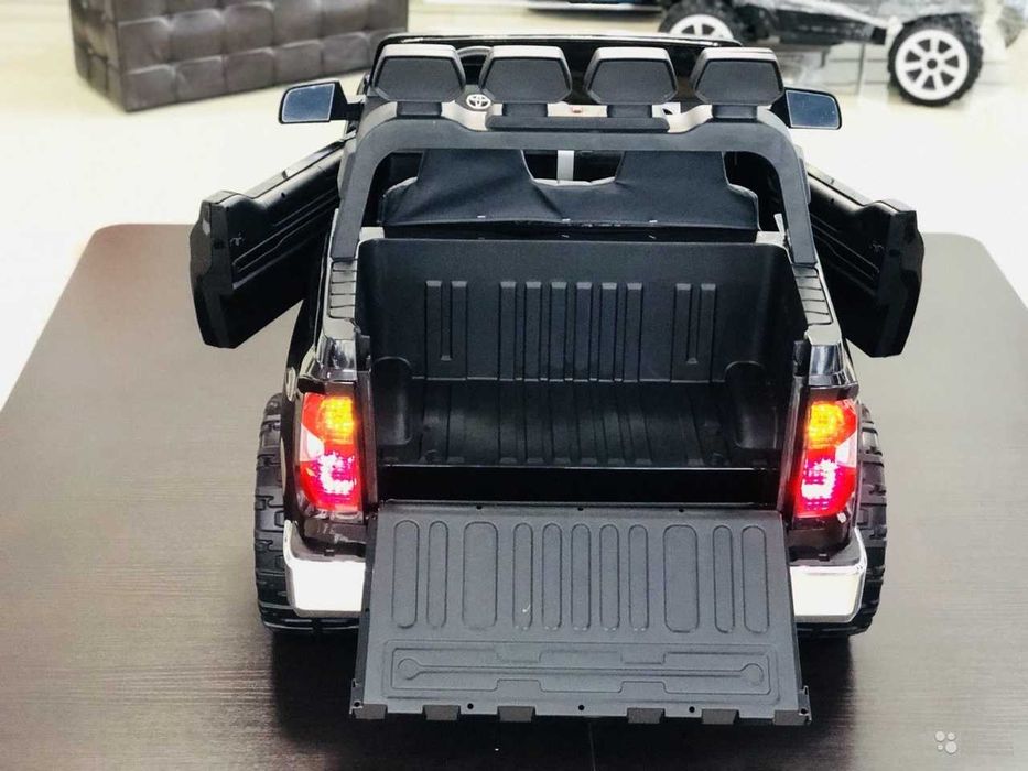 Акумулаторен джип TOYOTA Tundra 12V, лицензиран, с меки гуми