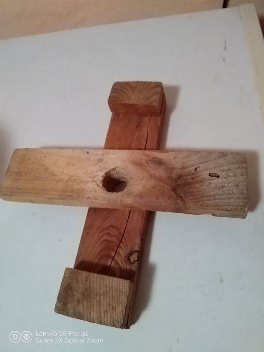 Дървена кръстачка/ поставка/ стойка за елха