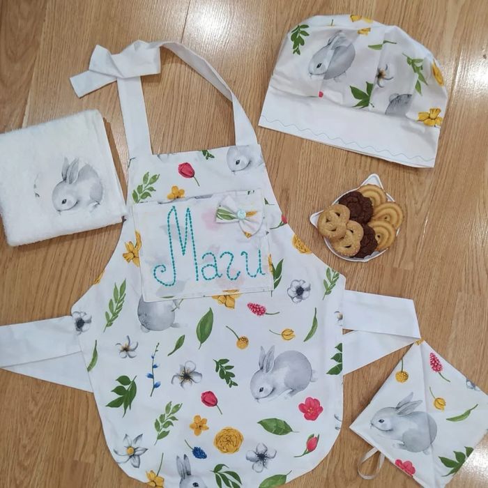 Детски комплект от престилка и шапка за готвене