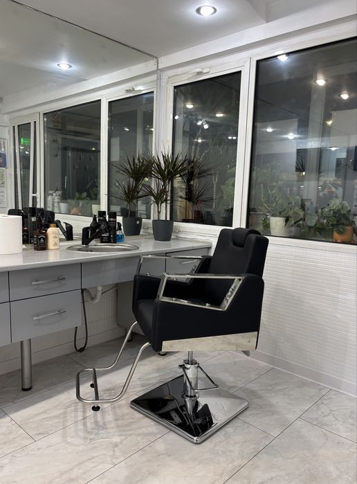 Închiriez posturi în salon: manichiură, frizerie, coafor