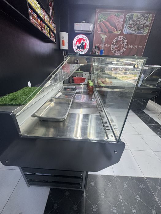 Vetrina xaladillik sotillayapti 2 ta yengi dukonda tur