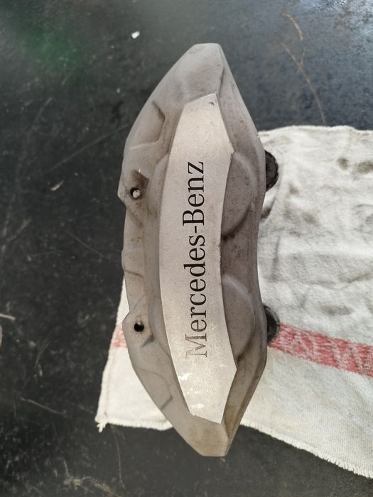 Etrier dreapta față Mercedes-Benz GLC/E Class A0004210100