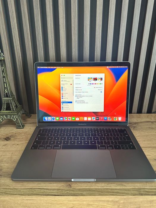 Продавам MacBook Pro 13 инча, модел 2017 г.