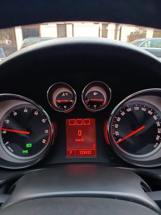 Opel Insignia  Седан