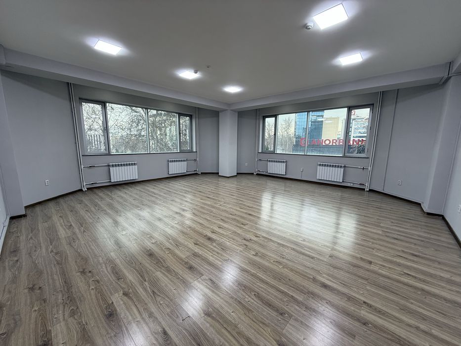 Аренда офисов от 500 кв.м. в Emerald Business Center