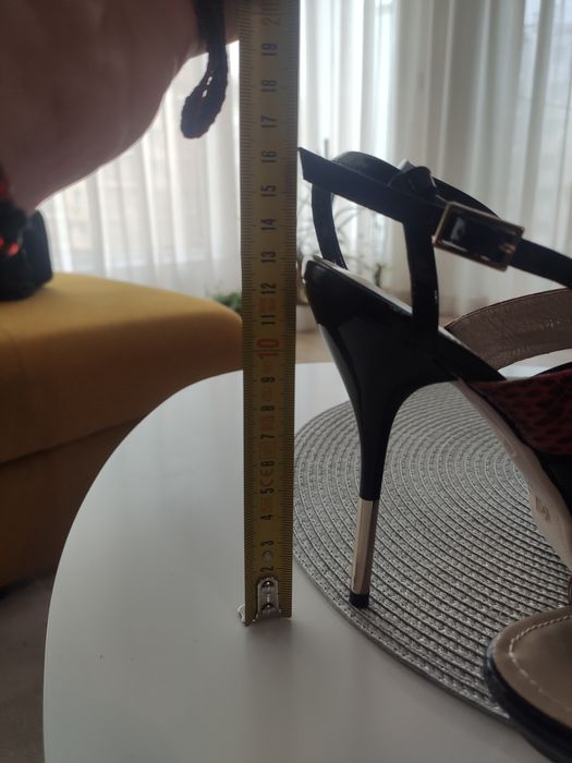 Сандали Massimo Zardi, на висок ток с платформа.